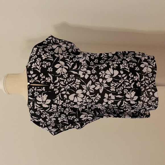 Liz Claiborne Career Black & White Faux Wrap Top in size Large - Picture 4 of 8